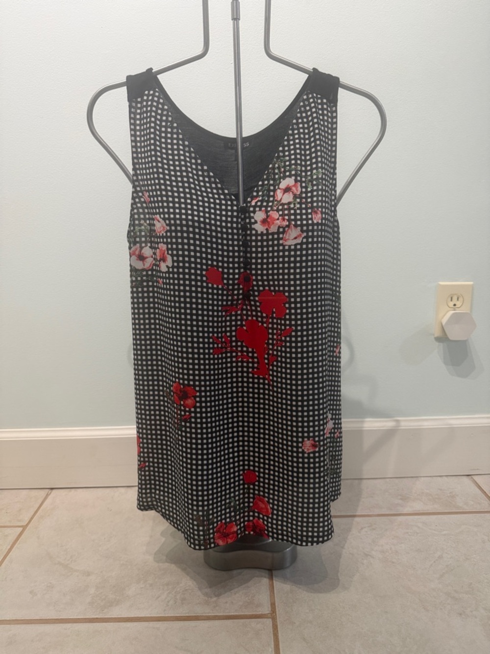 Express Black & White Gingham Floral Sleeveless Blouse